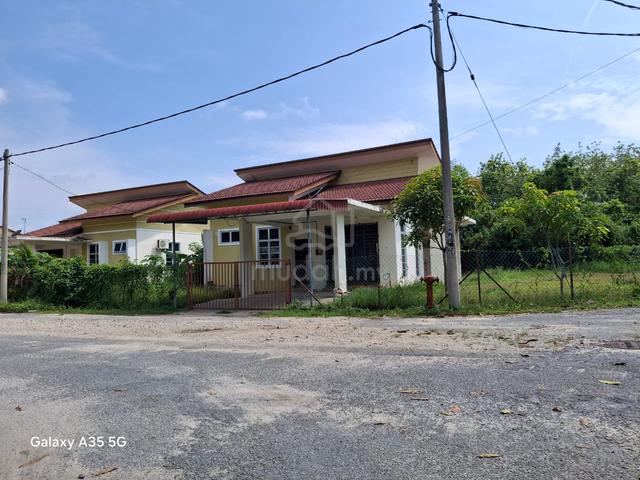 Rumah Banglo di Kok Lanas Untuk disewa 1