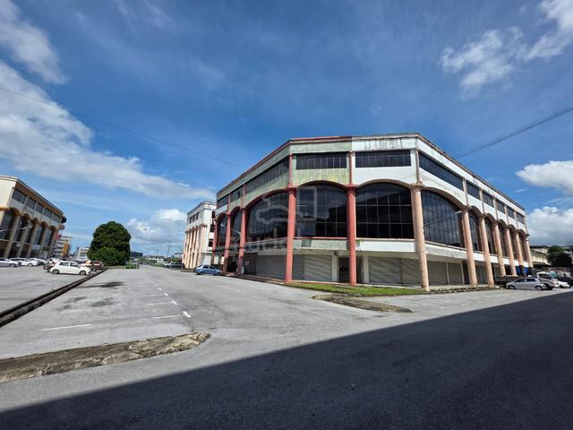 Well Maintained 2 Adjoining 4 Storey shoplot for sale πJalan Pendin 1