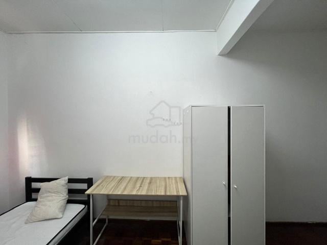 Male Room for Rent-End Lot 2 Sty house-Taman Sentosa-Klang-Ready Now 1