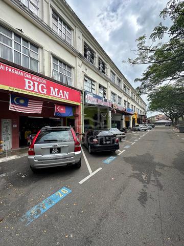 ROI 4.5% Nusa Perintis 3 Storey Shop For Sale Gelang Patah 1