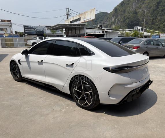 2024 BYD SEAL PREMIUM RWD - SPORTY Ev SEDAN - 3