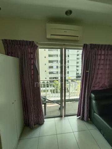 Fully Furnished balcony room at one world 1
