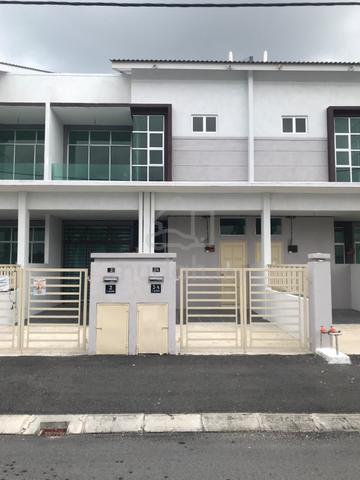 TOWNHOUSE Taman Tronoh Akasia (Tingkat 1) SEBELAH Universiti Petronas 1
