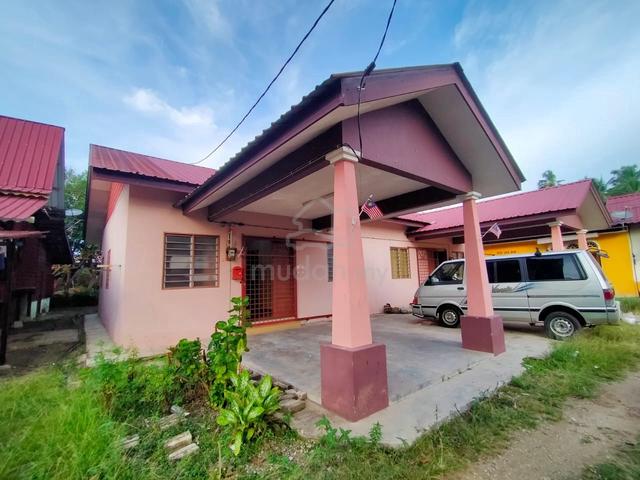 Partially Furnished Link Bungalow For Rent in Kg. Pulai, Merlimau 1