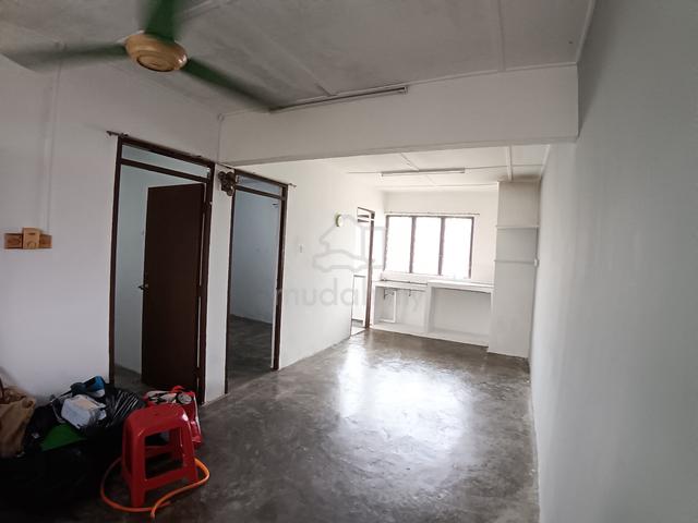 Flat Taman Ungku Tun Aminah 1