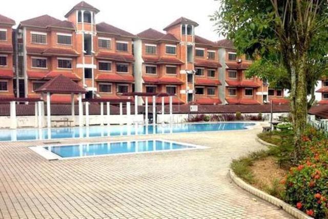 Red Ruby Apartment 1