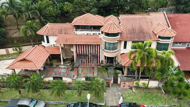 CORNER LOT Double Storey Semi D USJ 3 1