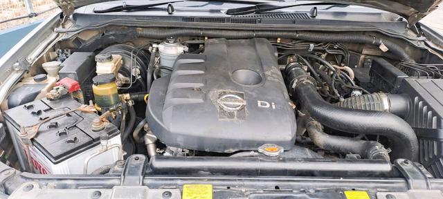 2015 Nissan NAVARA 2.5(Auto)4 x 4 - 5