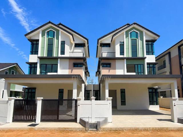 New FREEHOLD 2.5 Storey SemiD Taman Merbok Bukit Baru Beruang Katil 1