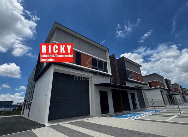 1.5 Storey Semi-Detached Light Industry For Rent@ Palmera Bukit Minyak 1