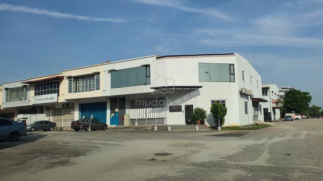 Puchong 1.5 Storey Corner Link Factory 1