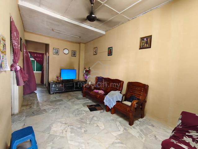 1 Sty Teratai Bukit Beruntung 1