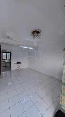 Flat Taman Ungku Tun Aminah 1