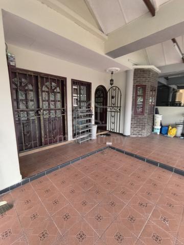 Freehold End lot USJ 4 2 storey terrace Subang Jaya 2
