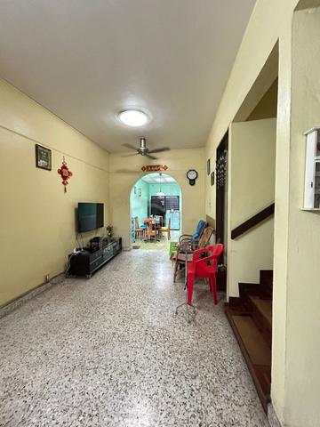 Island Glades Main Rd 2-Storey Terrace Fully Extended Concrete 2200sf 1