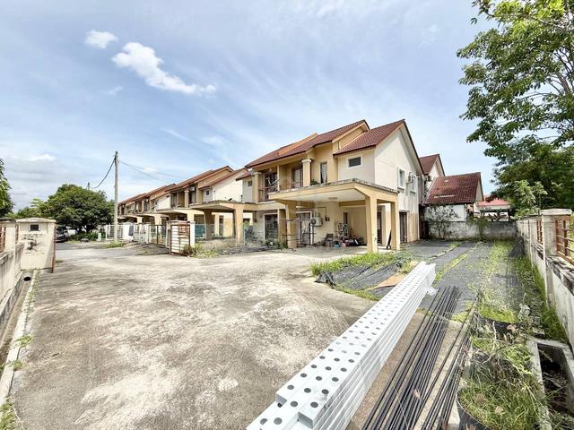 Corner Lot 2-Storey SEMI-D Cluster Alam Suria, Puncak Alam 1