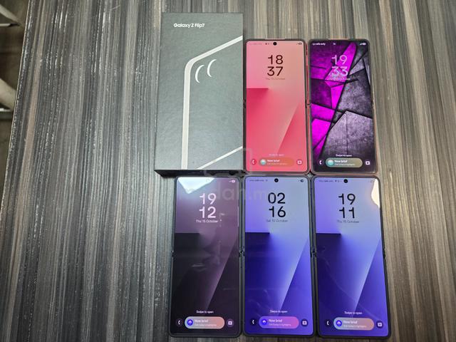 Samsung Galaxy Z Flip 7 5G 12GB Ram 256GB & 512GB - photo 2 of 6