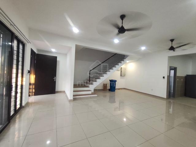 Double Storey Terrace Elmina Green 7, Elmina For Rent 1