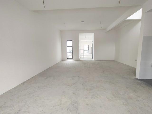 Facing Mainroad Utopia Suqare Esplanad Shop Eco Grandeur Puncak Alam 1