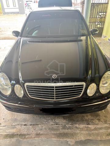 Mercedes E200 W11 1.8 (2004) - 1
