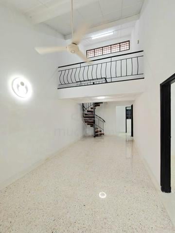 Taman Molek 1.5 Storey House For Rent 1