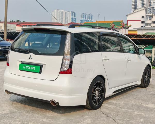 2010 MITSUBISHI GRANDiS 2.4 POWER BOOT (A) - 5
