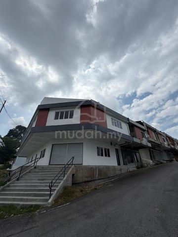 【 corner unit, move in condition 】 2 Storey Shoplot, New Green Park 1