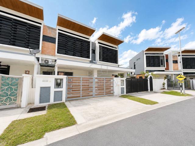 Furnished 2.5-Storey Terrace @ TTDI Grove Phase 10 (Type Iris) Kajang 1