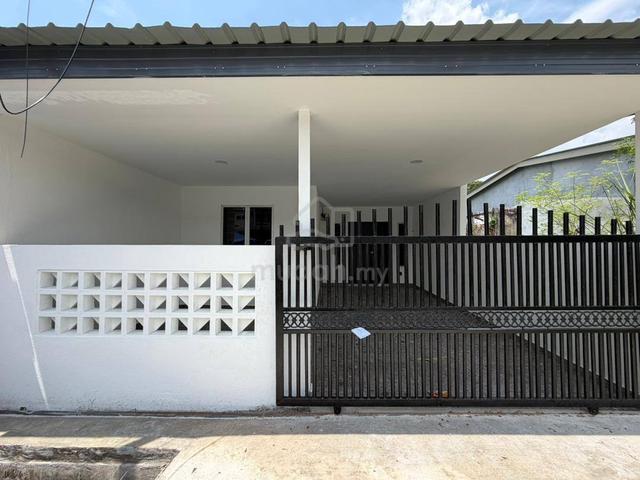 Facing Open Single Storey Terrace Jalan Hamzah Alang Kapar 1
