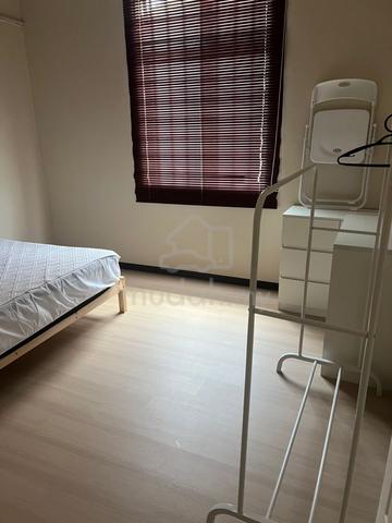 Vacant Master BedRoom – Ladies Only For Sept 2026✨ 1