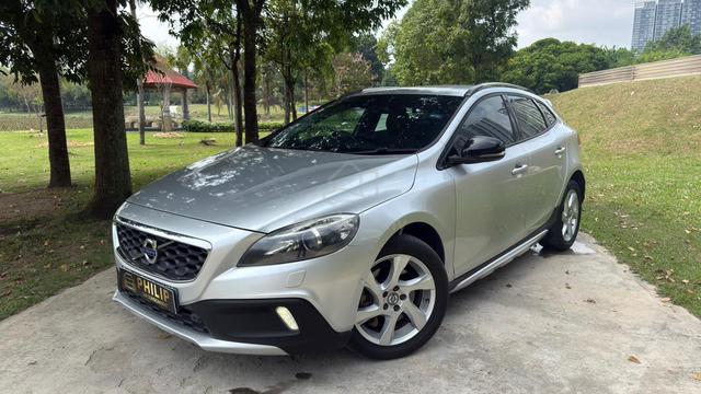 2015 VOLVO V40 CROSS COUNTRY T5 2.0 Still Can Loan - 2