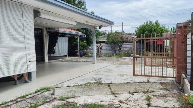 Taman Pantai Lok Kawi Single Storey Semi D For Sale 1