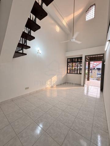 Taman Rinting , Jalan Beringin , 1.5storey house for Rent 1