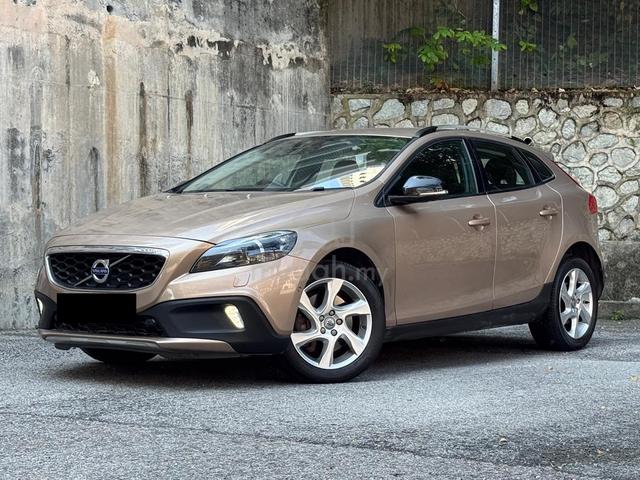 Volvo V40 2.0 CROSS COUNTRY T5 (A) 5 YRS WARRANTY - 2