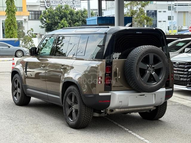 READY STOCK - 2021 Land Rover DEFENDER 110 P300 SE - 2