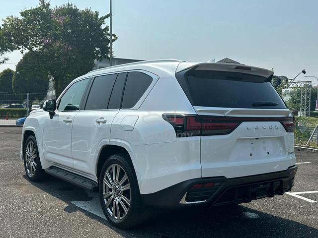 2022 Lexus LX600 Executive - 4