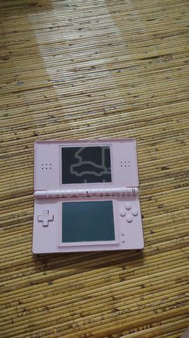 Nintendo ds lite - photo 2 of 3