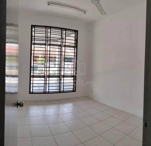 Move-in Ready 🔥Single Storey Terrace | Newly Painted 1