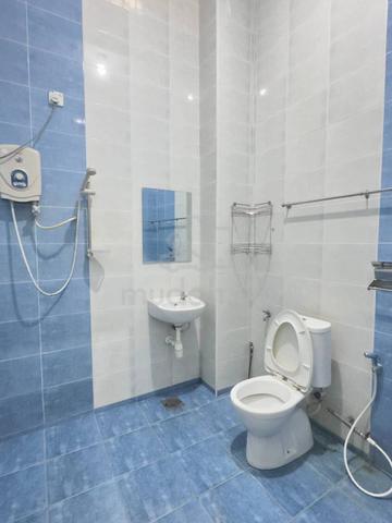 Kulai Jalan Gemilang Double Storey 4 Bed Auto Gate Kitchen table top 1