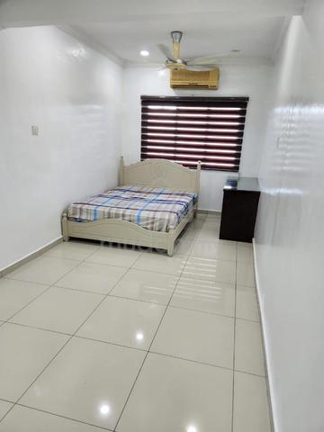 Room for Rent (Female Only) – Air-Conditioned | Kuala Kangsar 1