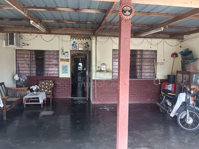 Rumah Awam 1