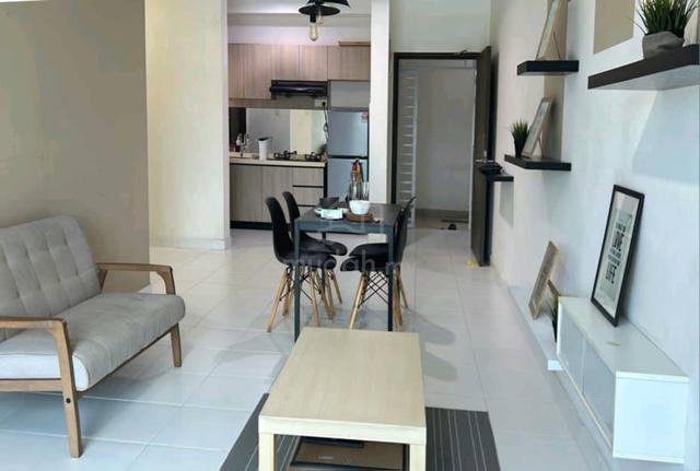 Seri Austin Residence Luxury Apartment 1