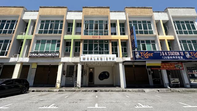 FACING AEON MALL Station 18 Pengkalan Ipoh 3 Storey 22x70 Shop 1