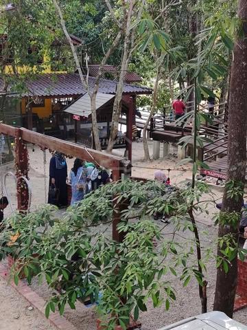 Resort Tepi Sungai 1