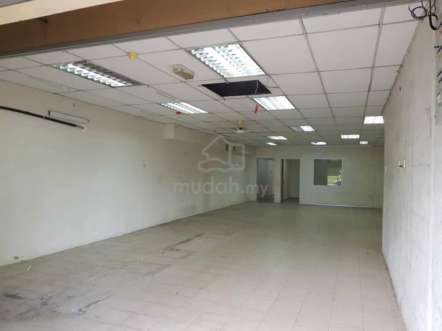 Seri Kemangan, G/Floor Shop, Facing Main Road, Built Serdang 1