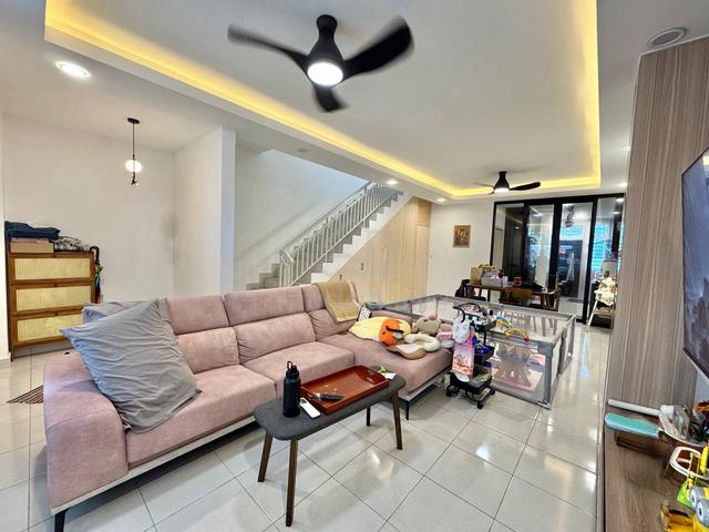 ERICA, MERIDIN EAST TAMAN BESTARI PERDANA, PASIR GUDANG (Rumah Cantik) 1