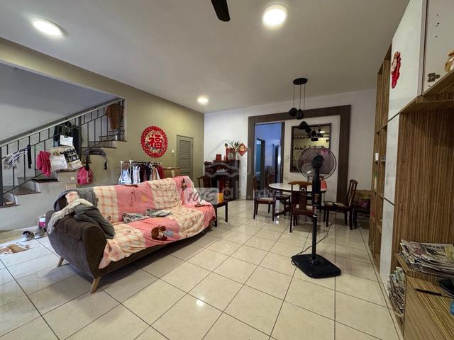 Renovated & Guarded Double Storey 22x75 @ Lagoon Homes, Kota Kemuning 1