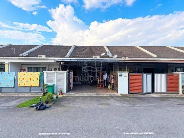 RENOVATED ‼️ 1 Storey Terrace with Attic Taman Lestari Mewah, Semenyih 1