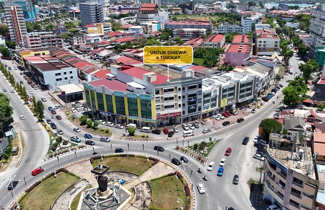 Ruang Komersial Besar - Depan Bulatan Batu Bersurat 1