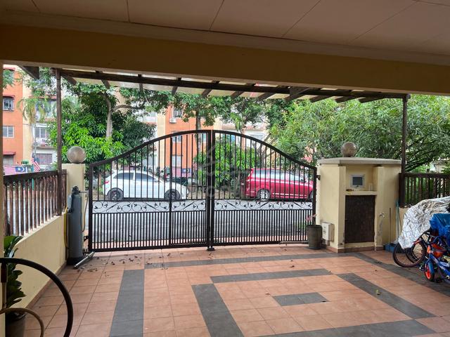 2Storey End Lot @ Taman Pinggiran USJ 2 2